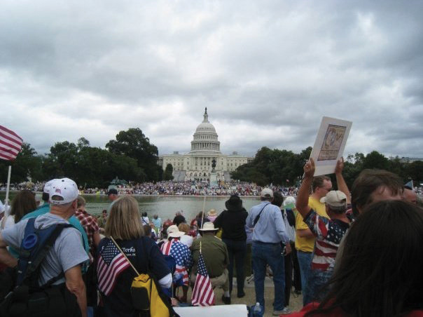 Photo of Tea Party supporters on the Washington Mall.